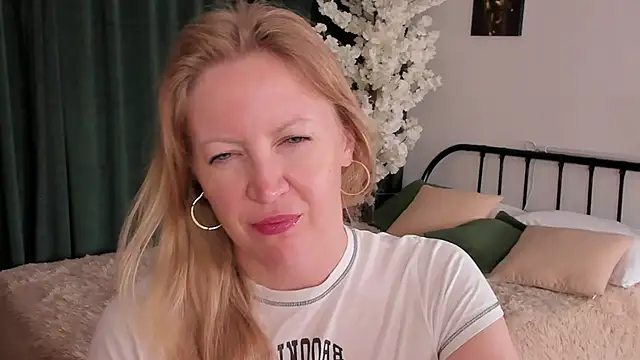 sugamomy online show from 6, 10, 2025