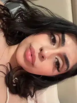 ThickerThanYoBitch online show from 15, 2, 2025