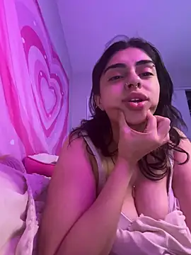 ThickerThanYoBitch online show from 3, 1, 2025