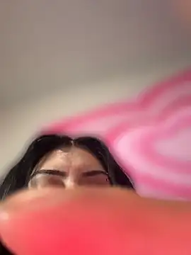 ThickerThanYoBitch online show from 4, 6, 2026