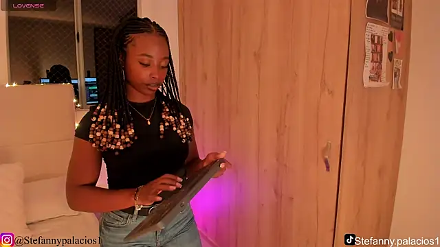 Kimberlylenox  online show from 25, 7, 2026