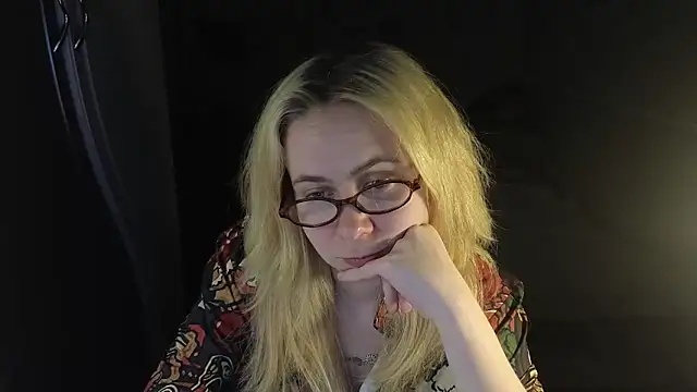 Snapshot of Riley_Roo chatting on 3, 3, 2026 Riley Roo online show from 3, 3, 2026