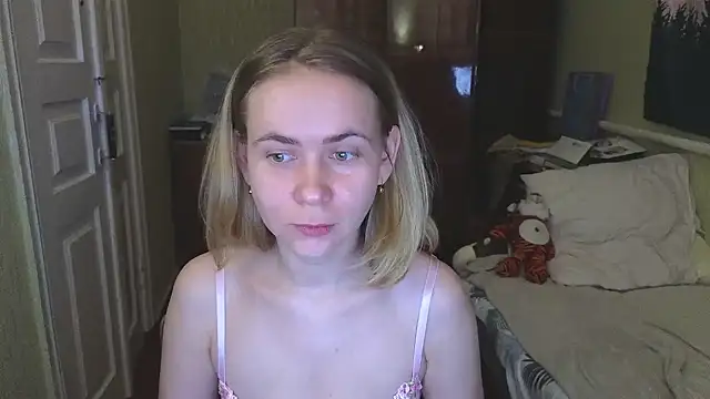 Riley Roo online show from 12, 3, 2025