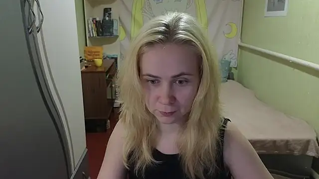 Snapshot of Riley_Roo chatting on 6, 2, 2026 Riley Roo online show from 6, 2, 2026