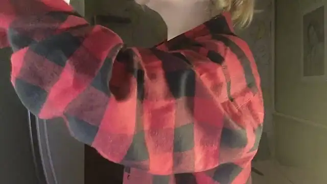 Snapshot of Riley_Roo chatting on 1, 3, 2026 Riley Roo online show from 1, 3, 2026