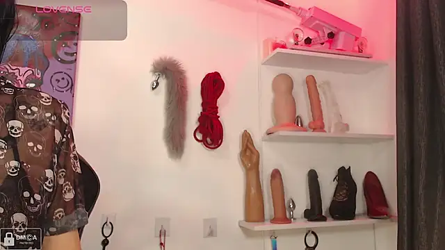 Violet-Queen online show from 2, 3, 2025