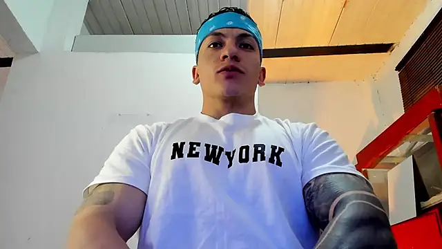 Snapshot of aquiles_51 chatting on 12, 9, 2025 aquiles 51 online show from 12, 9, 2025