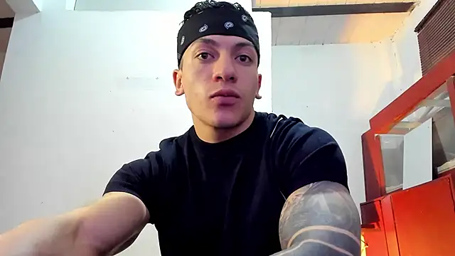 Snapshot of aquiles_51 chatting on 14, 11, 2025 aquiles 51 online show from 14, 11, 2025