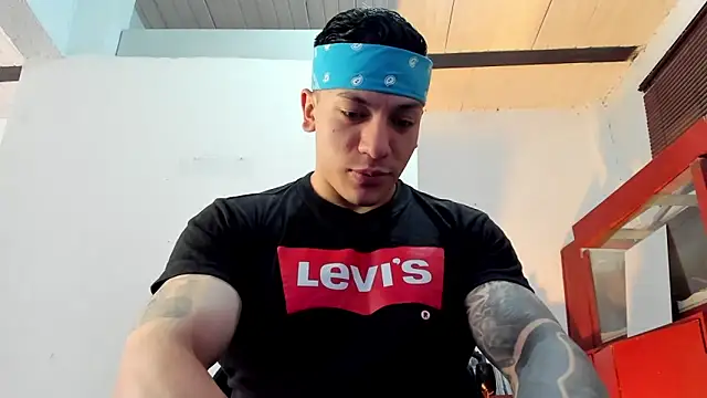 Snapshot of aquiles_51 chatting on 4, 10, 2025 aquiles 51 online show from 4, 10, 2025