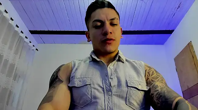 Snapshot of aquiles_51 chatting on 4, 3, 2025 aquiles 51 online show from 4, 3, 2025