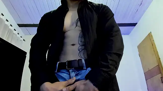 Snapshot of aquiles_51 chatting on 8, 3, 2025 aquiles 51 online show from 8, 3, 2025