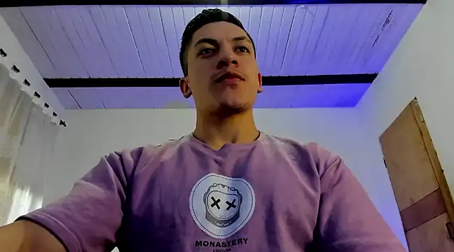 Snapshot of aquiles_51 chatting on 9, 3, 2025 aquiles 51 online show from 9, 3, 2025