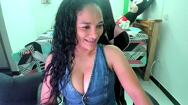 rayza mature 154 online show from 10, 9, 2025