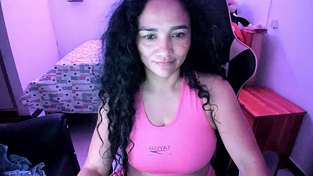 Snapshot of rayza_mature_154 chatting on 4, 6, 2026 rayza mature 154 online show from 4, 6, 2026