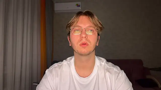 kiopiggy online show from 30, 11, 2025