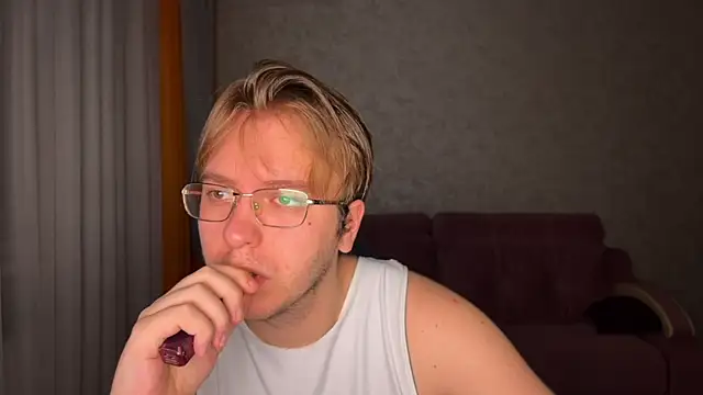 kiopiggy online show from 28, 11, 2025