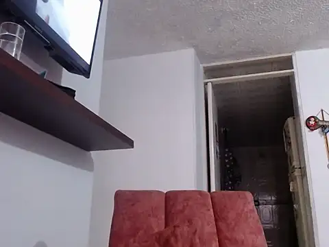 SuzzyyM online show from 9, 1, 2026