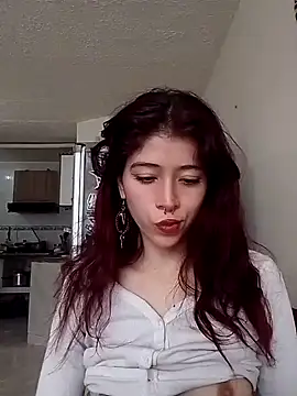 SuzzyyM online show from 25, 2, 2025