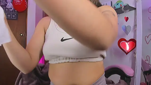 saralolo420 online show from 19, 2, 2025