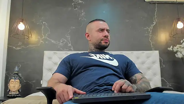 BruceDallas online show from 2, 2, 2025