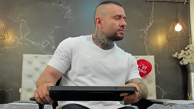 BruceDallas online show from 15, 2, 2025