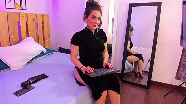 emily amaya online show from 17, 6, 2026