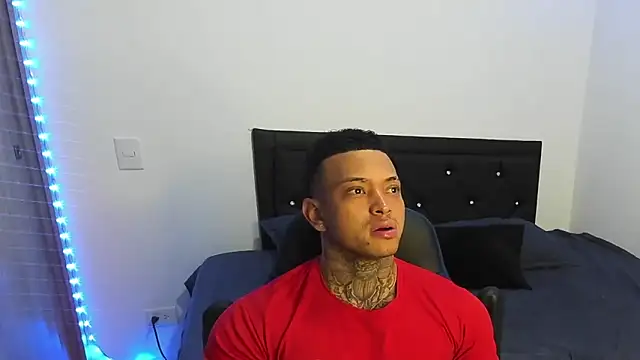 Stiven collins online show from 5, 3, 2025