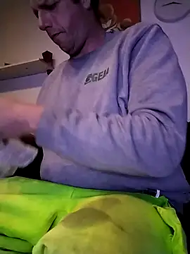 Knuffelstaaf123 online show from 1, 12, 2025