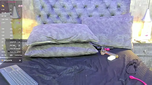 Honey-420- online show from 4, 12, 2025