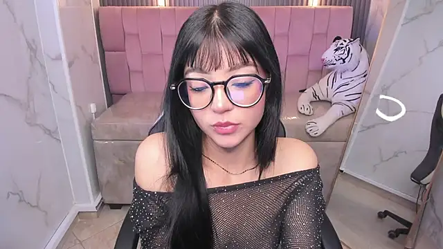  mia collins b  online show from 8, 10, 2025