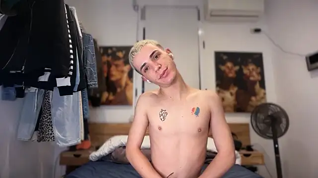 Snapshot of Cristian_Delgado chatting on 14, 12, 2025 Cristian Delgado online show from 14, 12, 2025