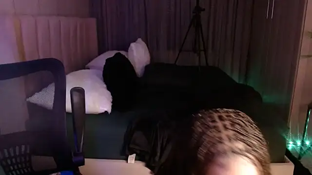 BabyBarbee online show from 16, 2, 2026