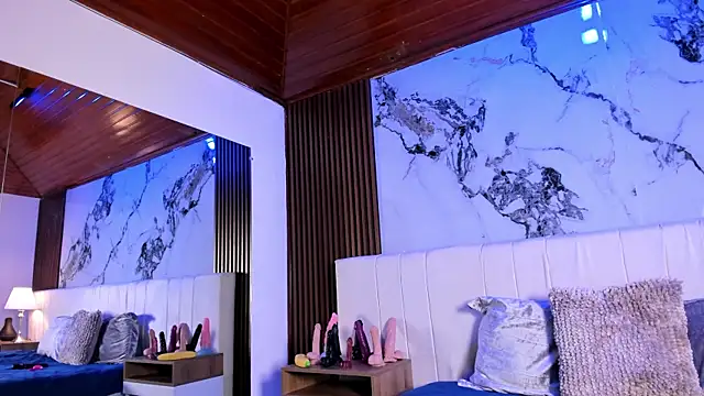 LittleScarlet online show from 10, 1, 2025