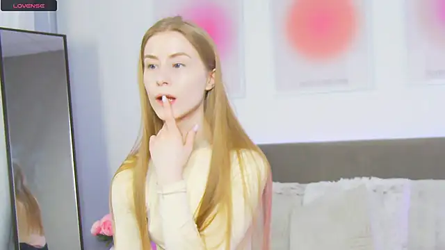 VioletiSwone online show from 17, 3, 2025