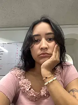 CaseeyRouse online show from 9, 1, 2025