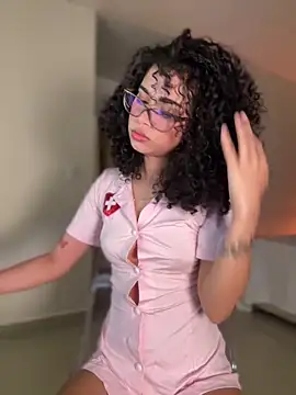 Lianh Benett online show from 4, 2, 2025