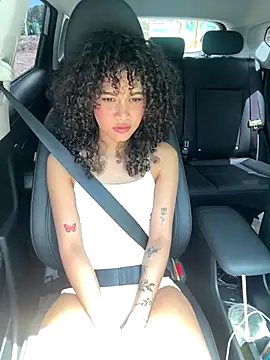 Lianh Benett online show from 12, 10, 2025