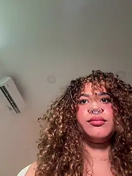 Lianh Benett online show from 19, 7, 2026