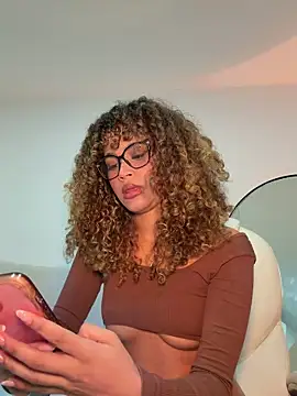 Lianh Benett online show from 29, 4, 2026