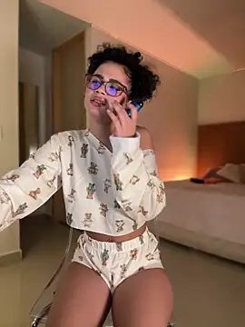 Lianh Benett online show from 14, 2, 2025