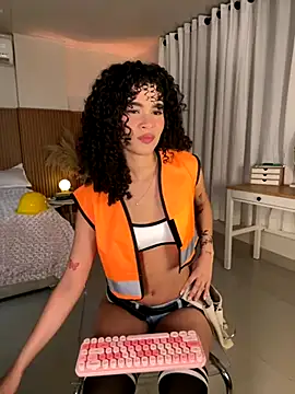 Lianh Benett online show from 16, 11, 2025