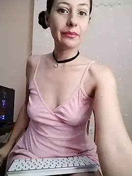 lucecitafantasy2 online show from 28, 2, 2025