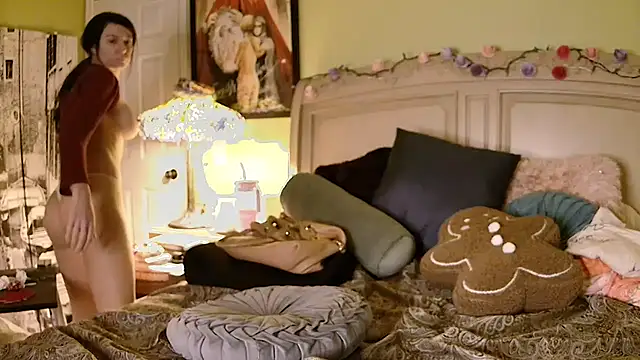 GardenGirl00 online show from 9, 9, 2025