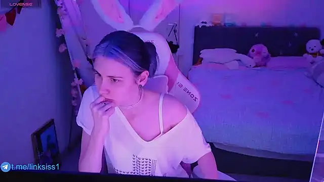 twicewetgirl online show from 19, 3, 2026