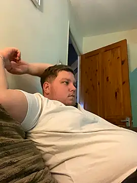 Lukeyboy027 online show from 9, 11, 2025