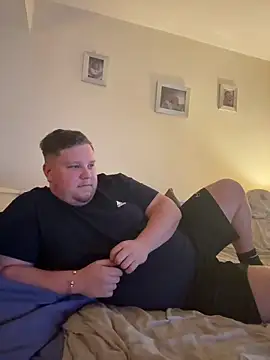 Snapshot of Lukeyboy027 chatting on 30, 3, 2026 Lukeyboy027 online show from 30, 3, 2026