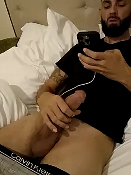 Snapshot of momentum2023 chatting on 20, 11, 2025 momentum2023 online show from 20, 11, 2025