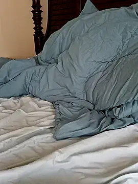 Snapshot of momentum2023 chatting on 11, 11, 2025 momentum2023 online show from 11, 11, 2025