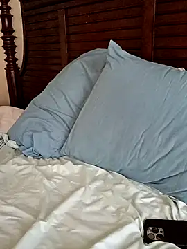 Snapshot of momentum2023 chatting on 24, 9, 2025 momentum2023 online show from 24, 9, 2025