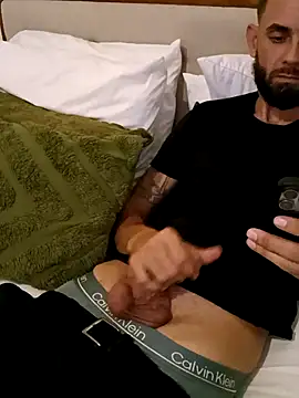 Snapshot of momentum2023 chatting on 17, 11, 2025 momentum2023 online show from 17, 11, 2025